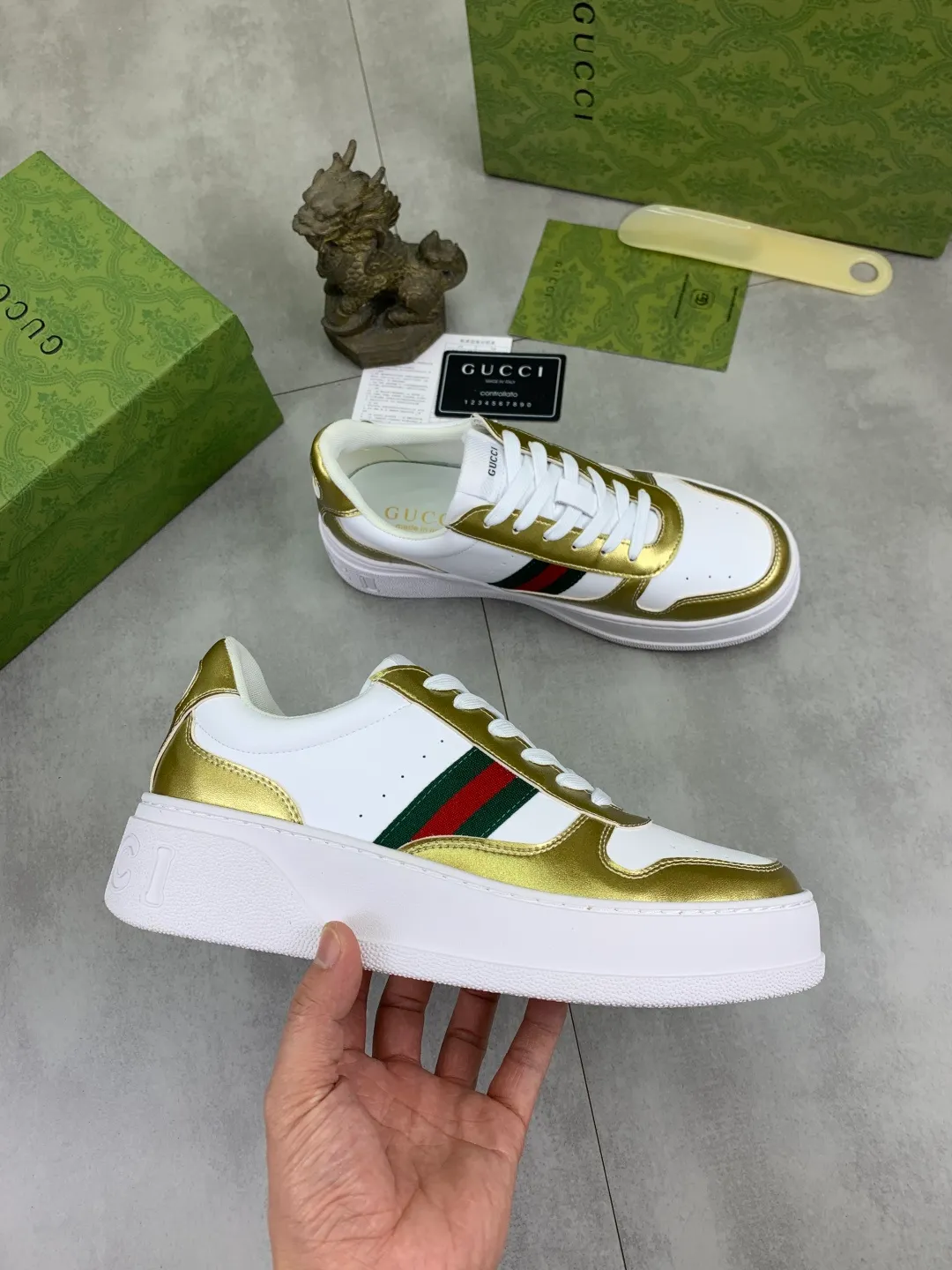 Men's shoes 💰P400💰【New model】 🆘 The latest model from Gucci official website 🎁 Classic casual and fashionable men's shoes 👟 Hot model 💥 Simple and elegant style, exclusive for trendy men. Unique latest brand elements from the official website 👑 Original Gucci decoration, fashionable and generous, made of original soft calfskin fabric ➕ Comfortable soft pigskin lining ✅Wear-resistant rubber outsole specified on the official website_Full elasticity, classic model taken in real life🎬Color: 5️⃣colors available😍Number: 38-44 (45 46 customized)